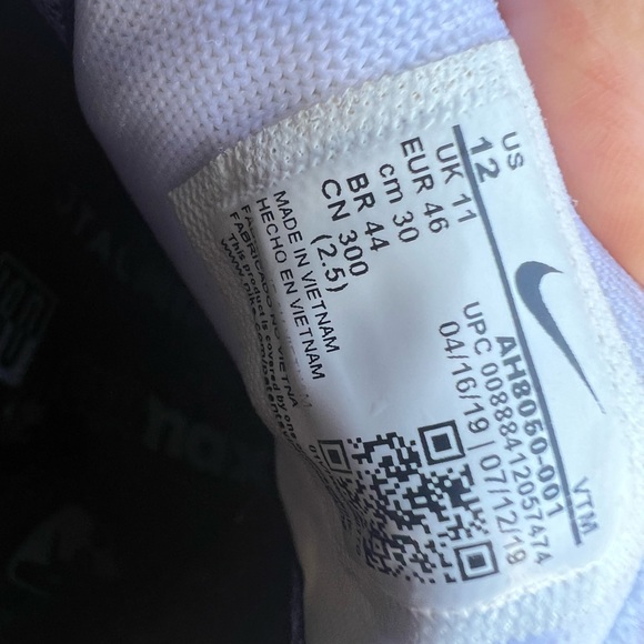 Nikes. Used but only a handful of times. Kept in good condition - Picture 3 of 3